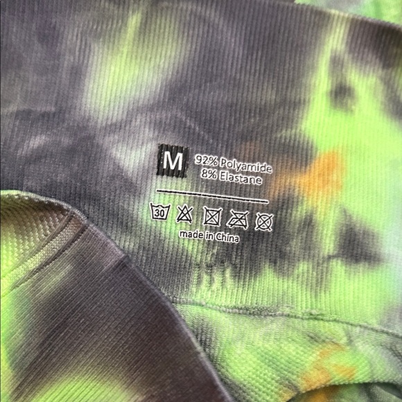 Tie-Dye Leggings in Green and Black - Picture 3 of 3